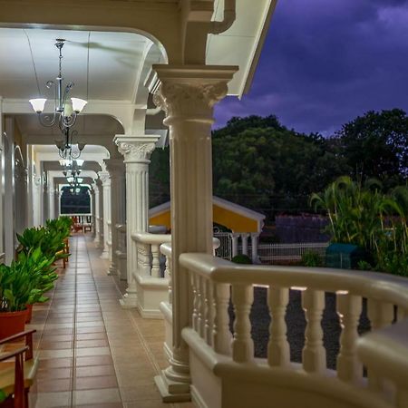 Hotel Andrea Neily Exterior photo