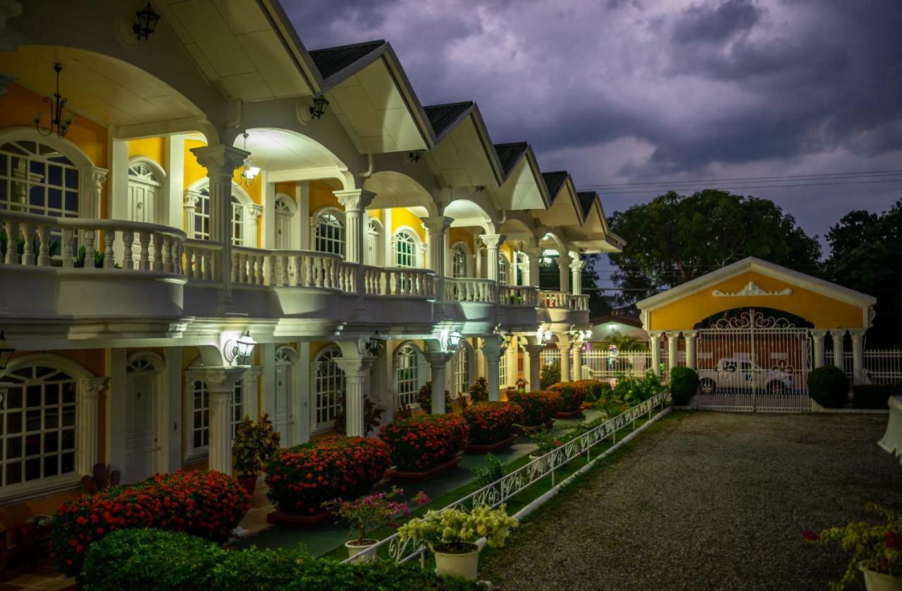 Hotel Andrea Neily Exterior photo
