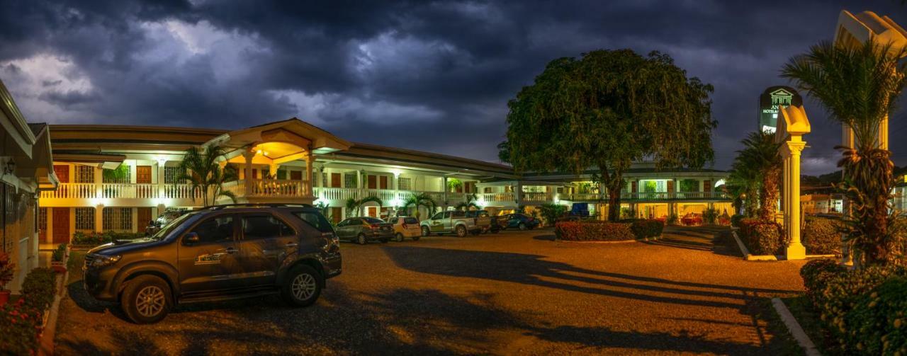 Hotel Andrea Neily Exterior photo