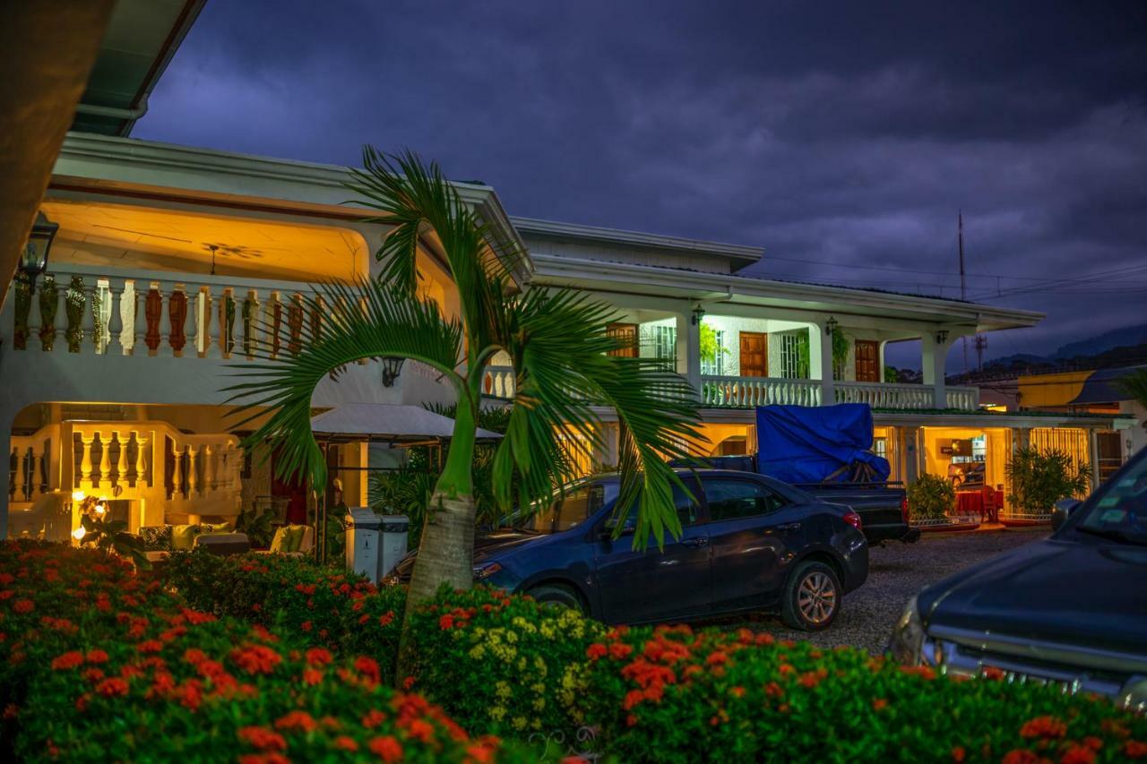 Hotel Andrea Neily Exterior photo